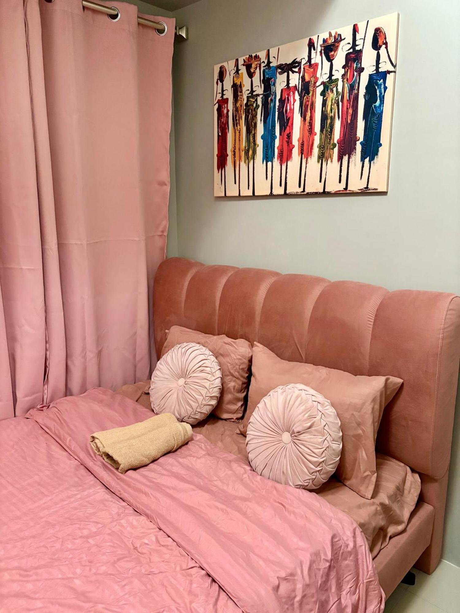 Comfy Cozy Staycation Apartment Manila