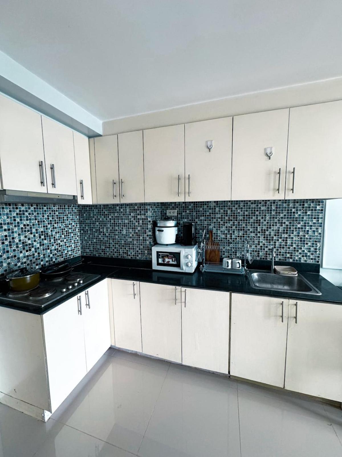 Apartment Mall Of 2br At Sea Residences With Wifi