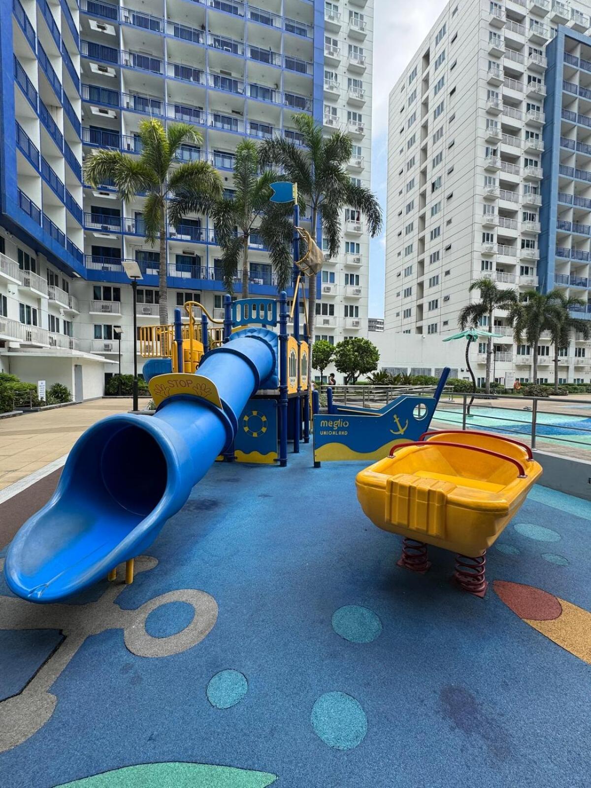 Mall Of 2br At Sea Residences With Wifi Manila