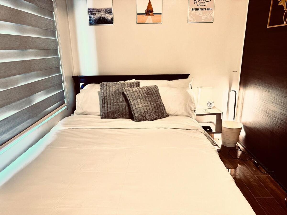 Luxurious 2 Bedroom Oasis In Air Residences With Bar Ktv And Games Manila