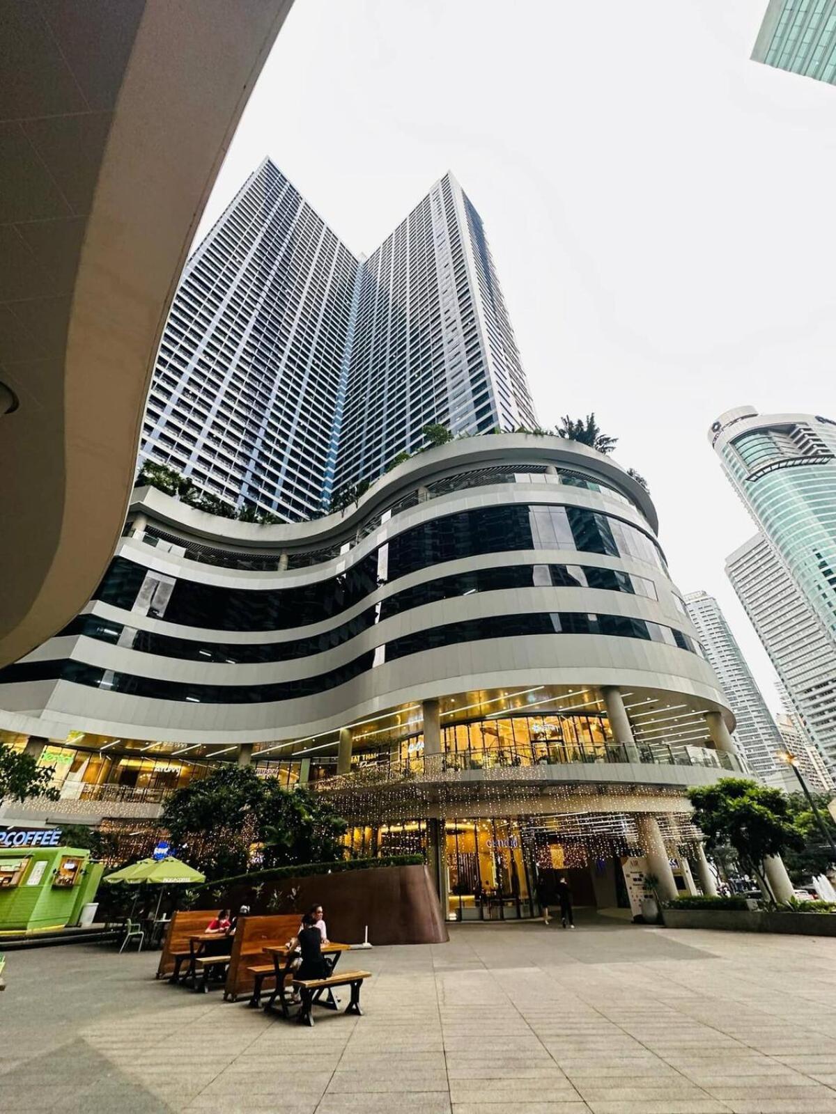 Luxurious 2 Bedroom Oasis In Air Residences With Bar Ktv And Games * Manila