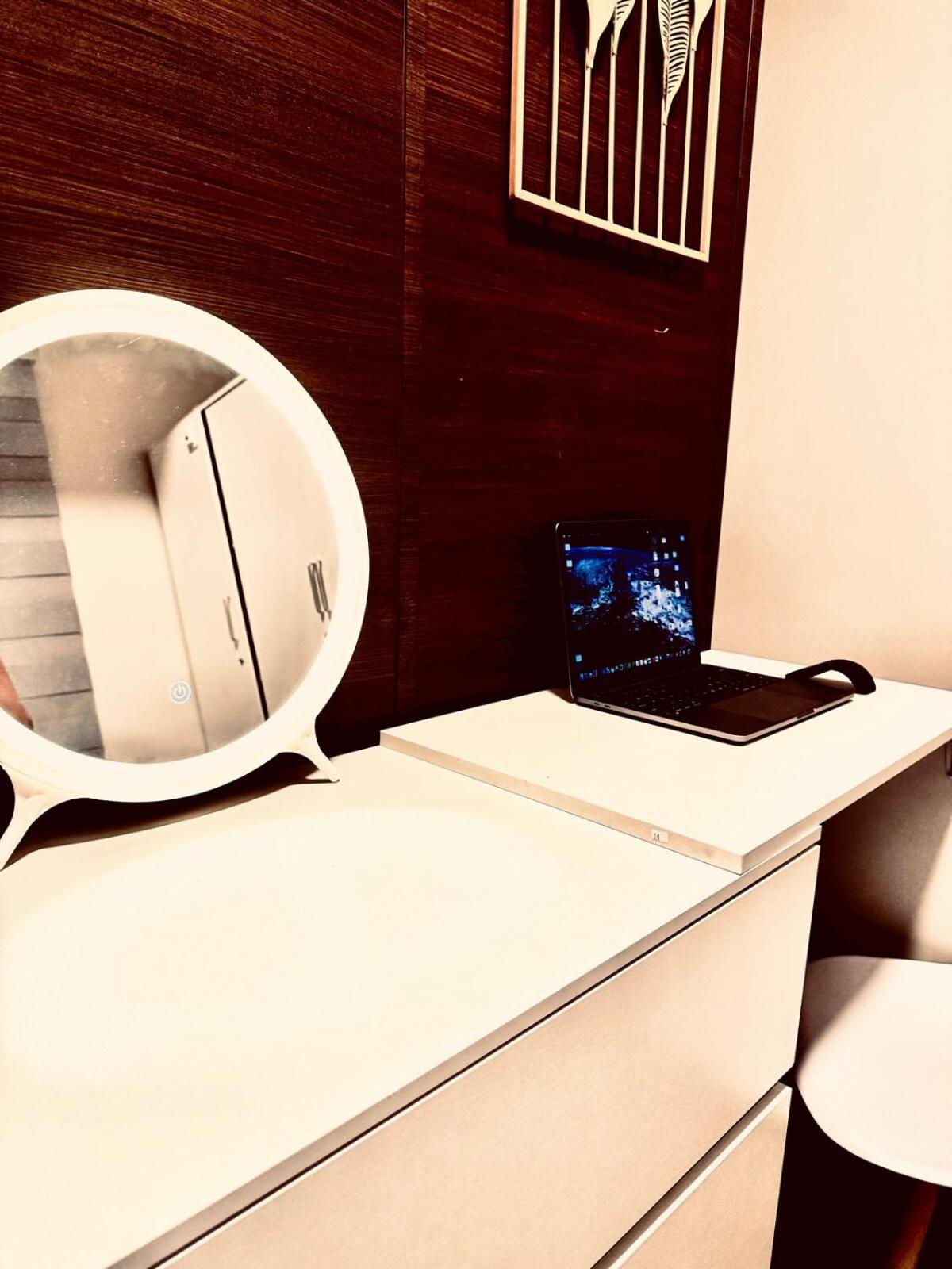 Luxurious 2 Bedroom Oasis In Air Residences With Bar Ktv And Games Apartment *