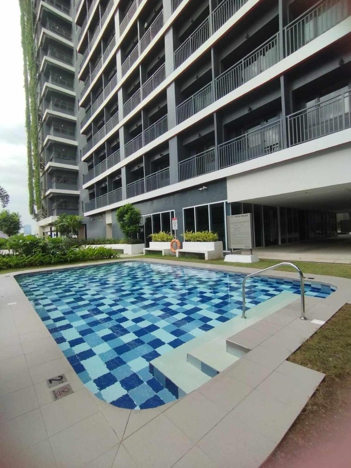 Stylish 1br In Makati *