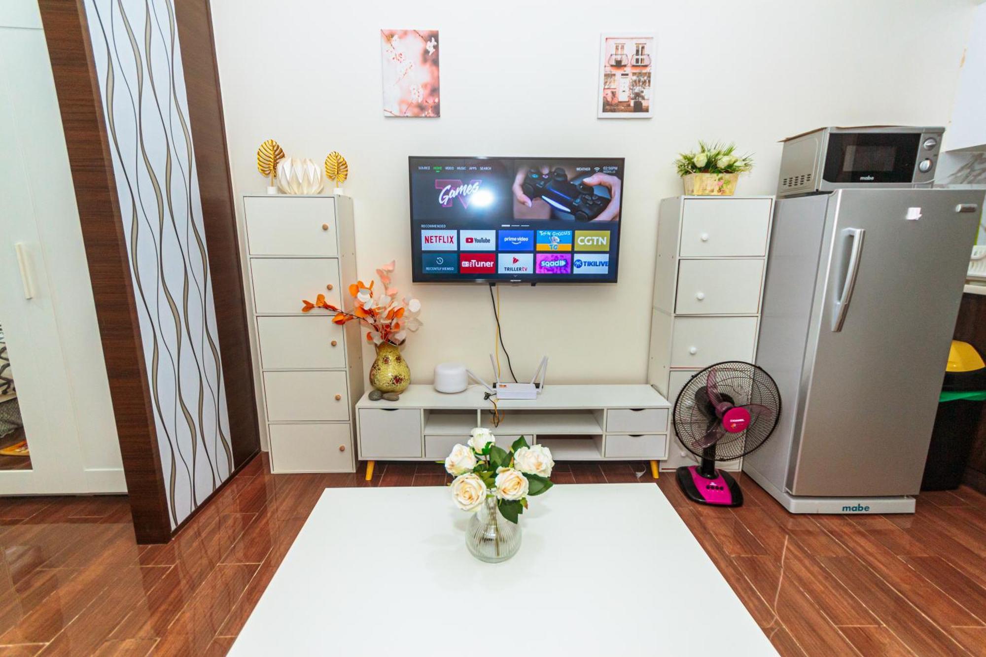 Air Penthouse 59 Gym Swim Park 300 Mbps * Manila