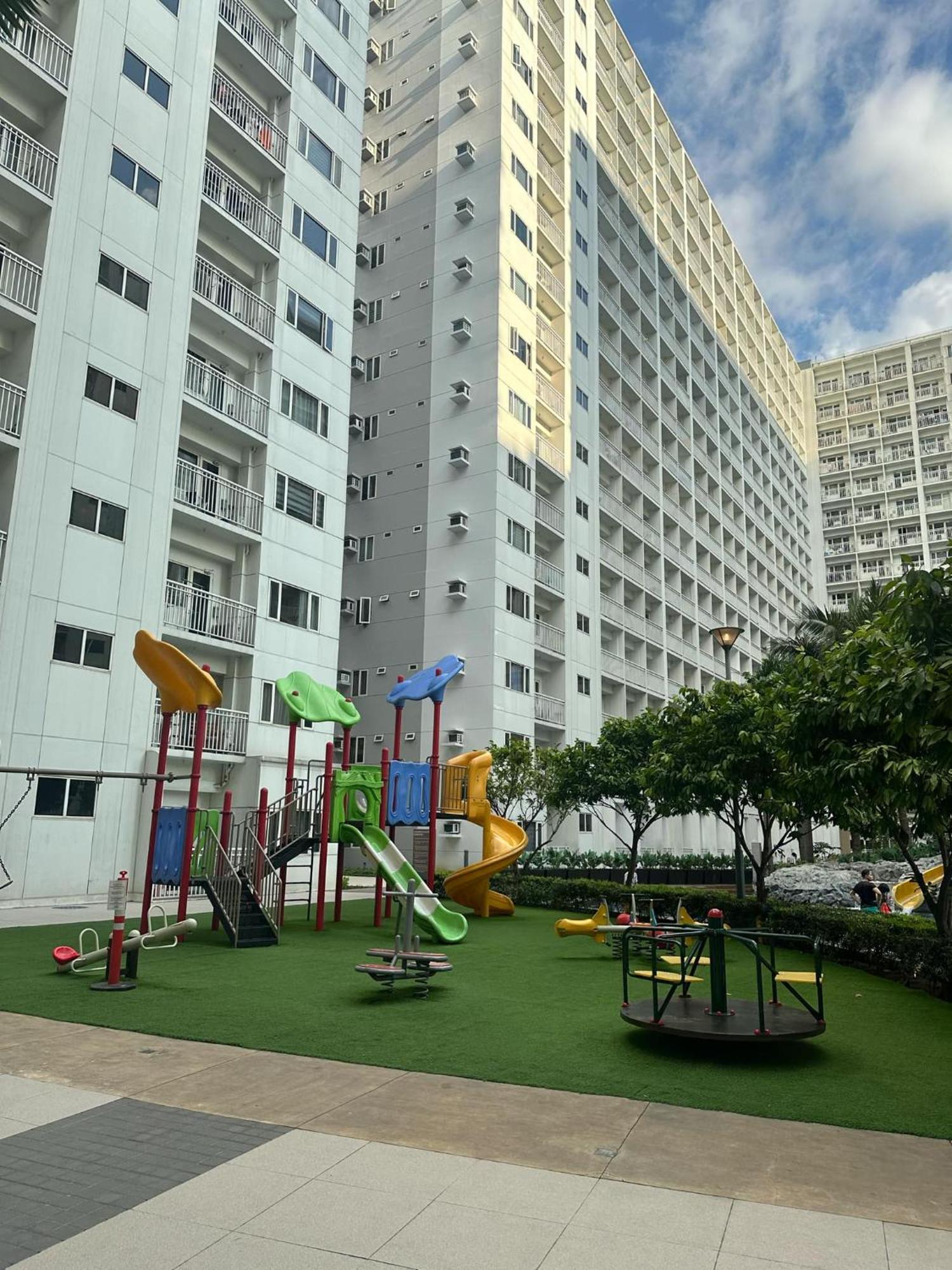 Shore Residences Near Moa Aparthotel