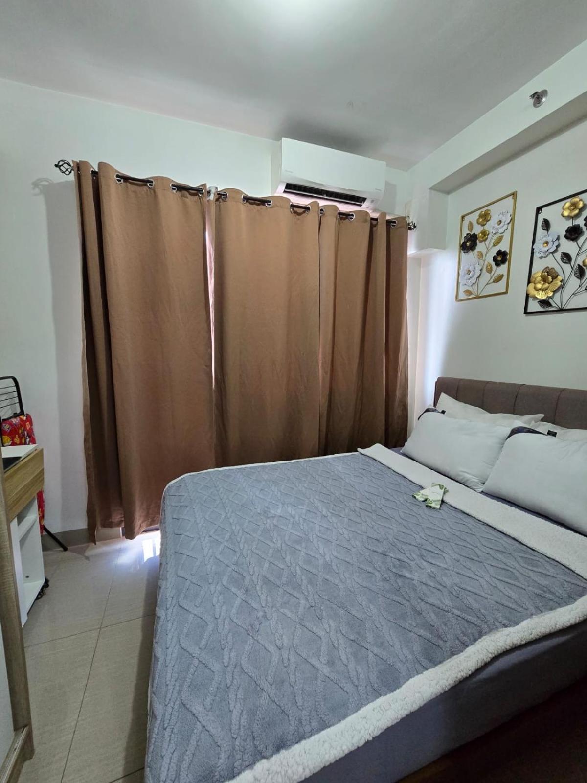 Shore 2 By Richnells Staycation Manila