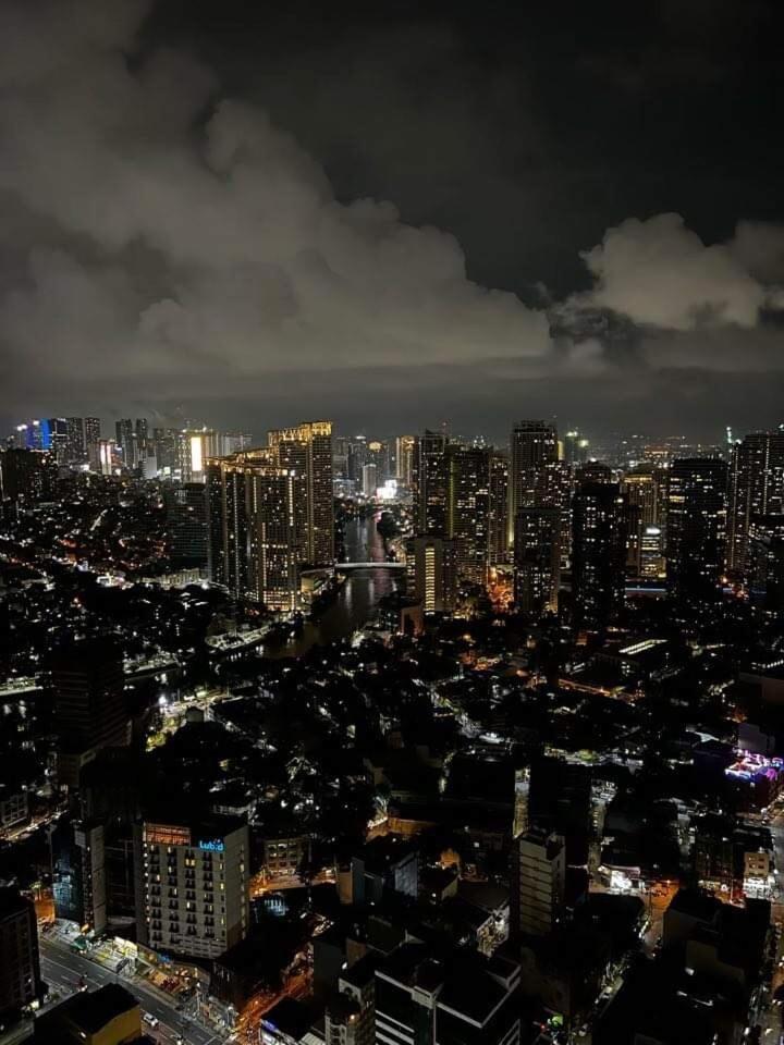 Apartment Affordable At Gramercy Makati With Balcony & Parking