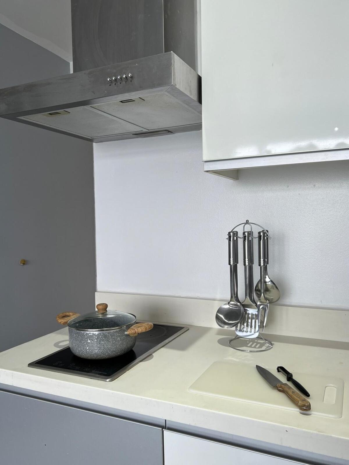 Apartment Affordable At Gramercy Makati With Balcony & Parking Manila