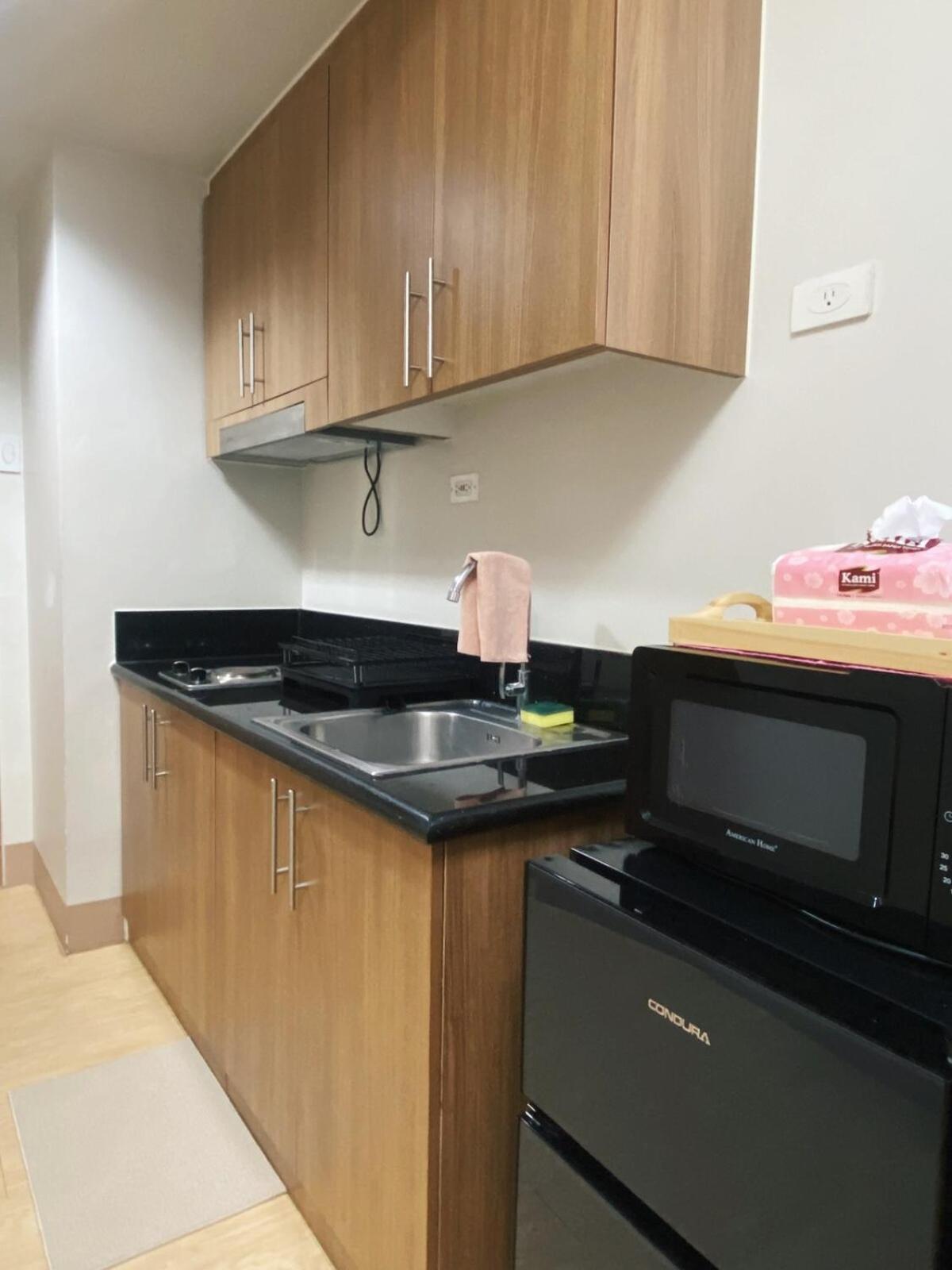 1-br With Balcony In Shore 3 Residences, Pasay Apartment *