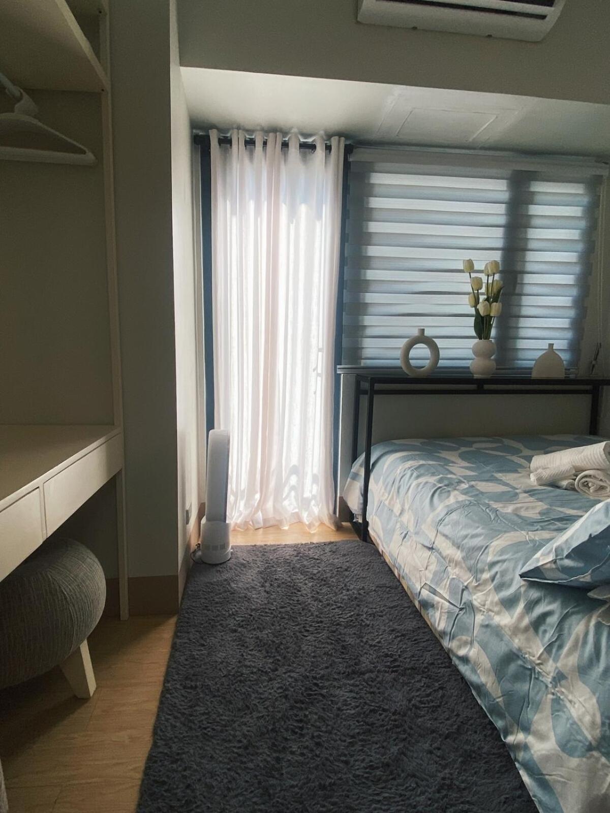1-br With Balcony In Shore 3 Residences, Pasay Manila