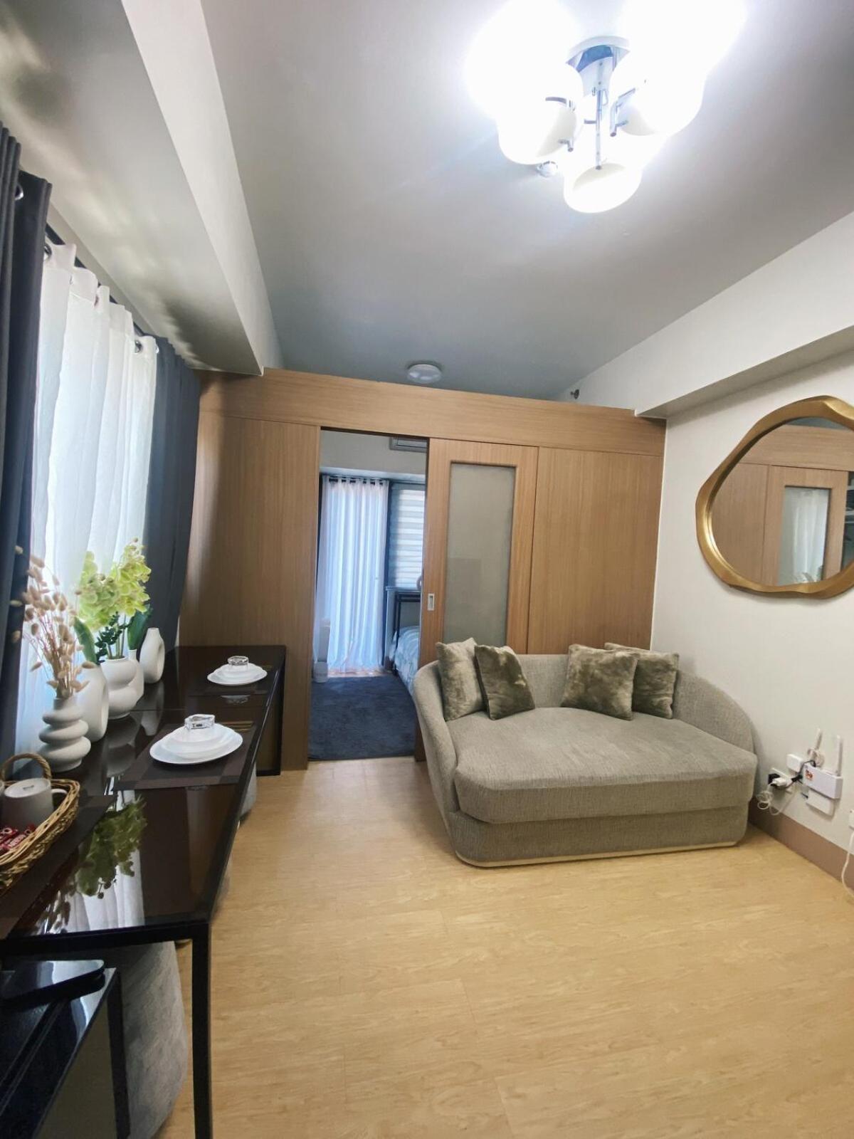 1-br With Balcony In Shore 3 Residences, Pasay Apartment