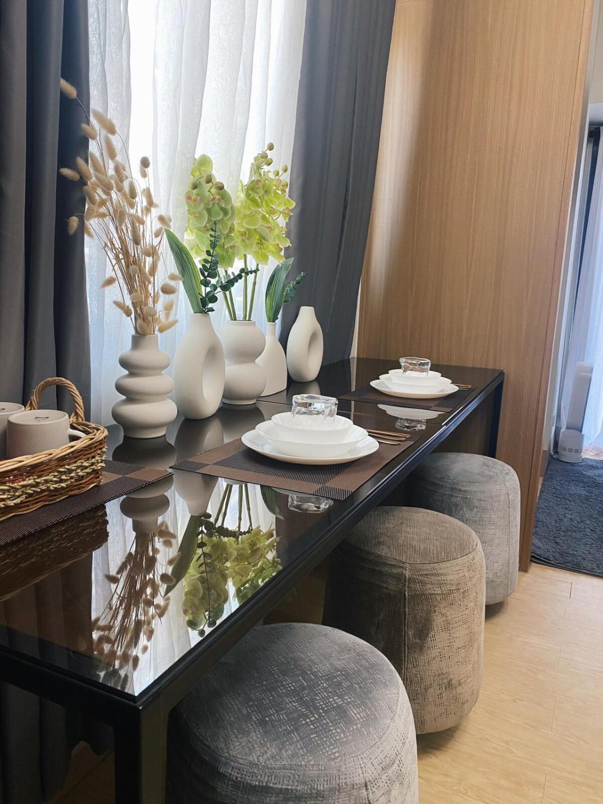 Apartment 1-br With Balcony In Shore 3 Residences, Pasay *