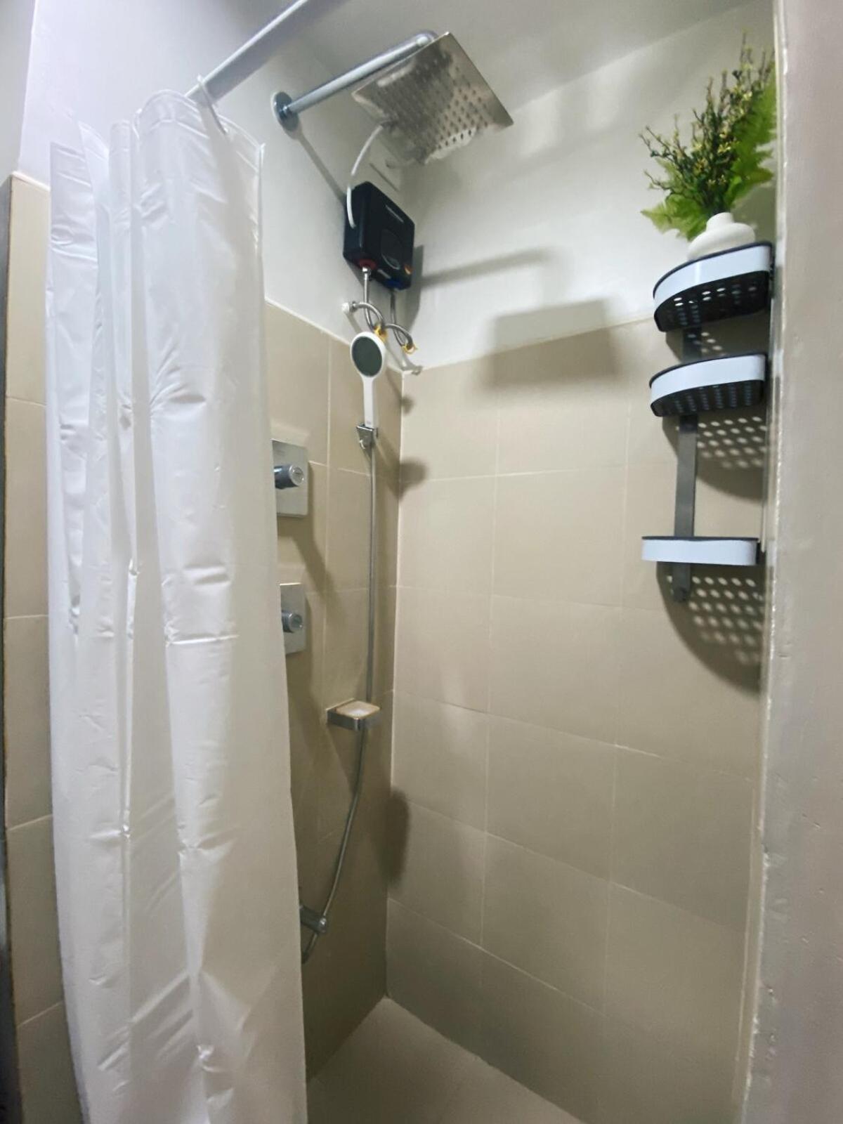 1-br With Balcony In Shore 3 Residences, Pasay Apartment
