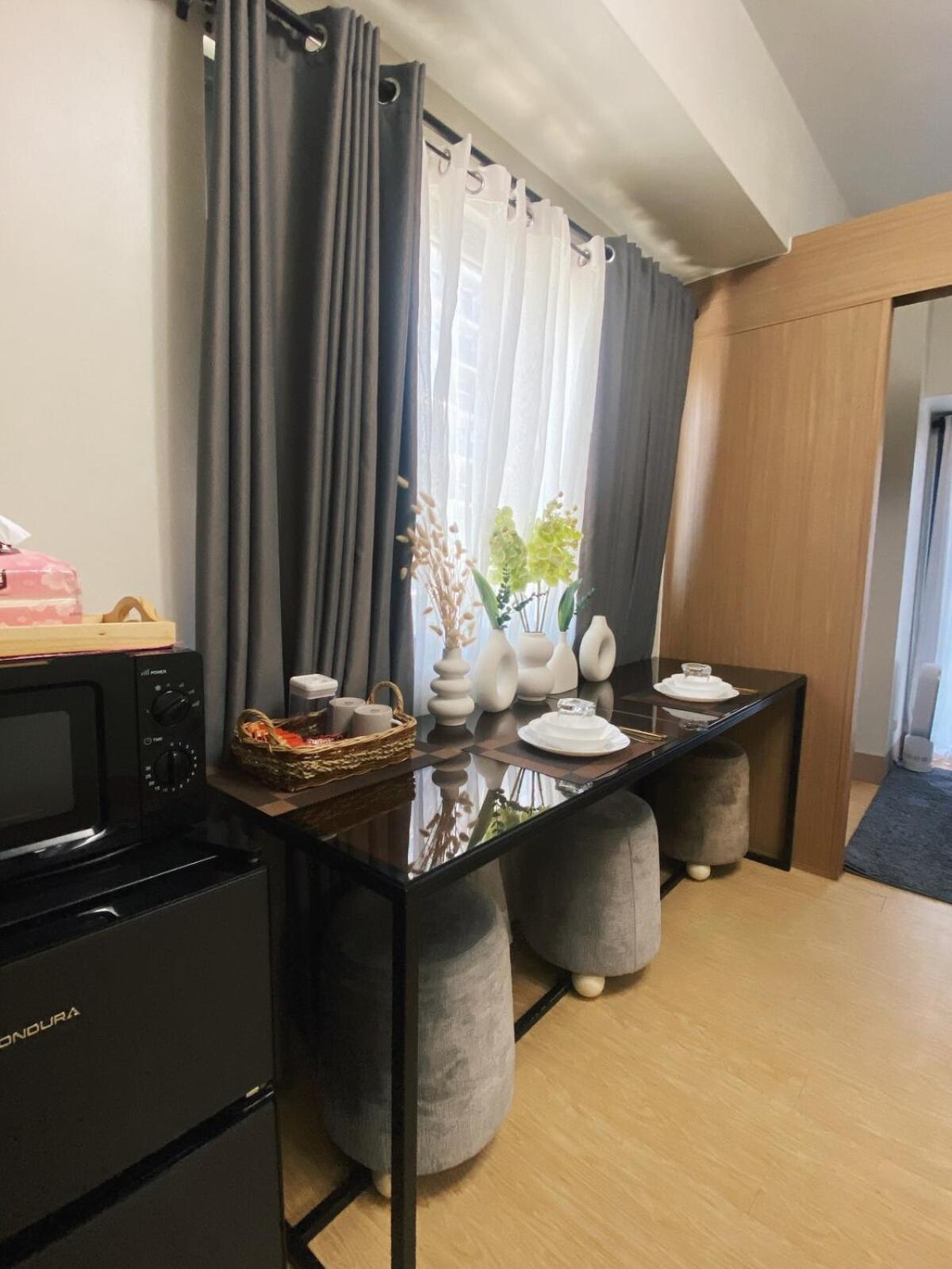 Apartment 1-br With Balcony In Shore 3 Residences, Pasay