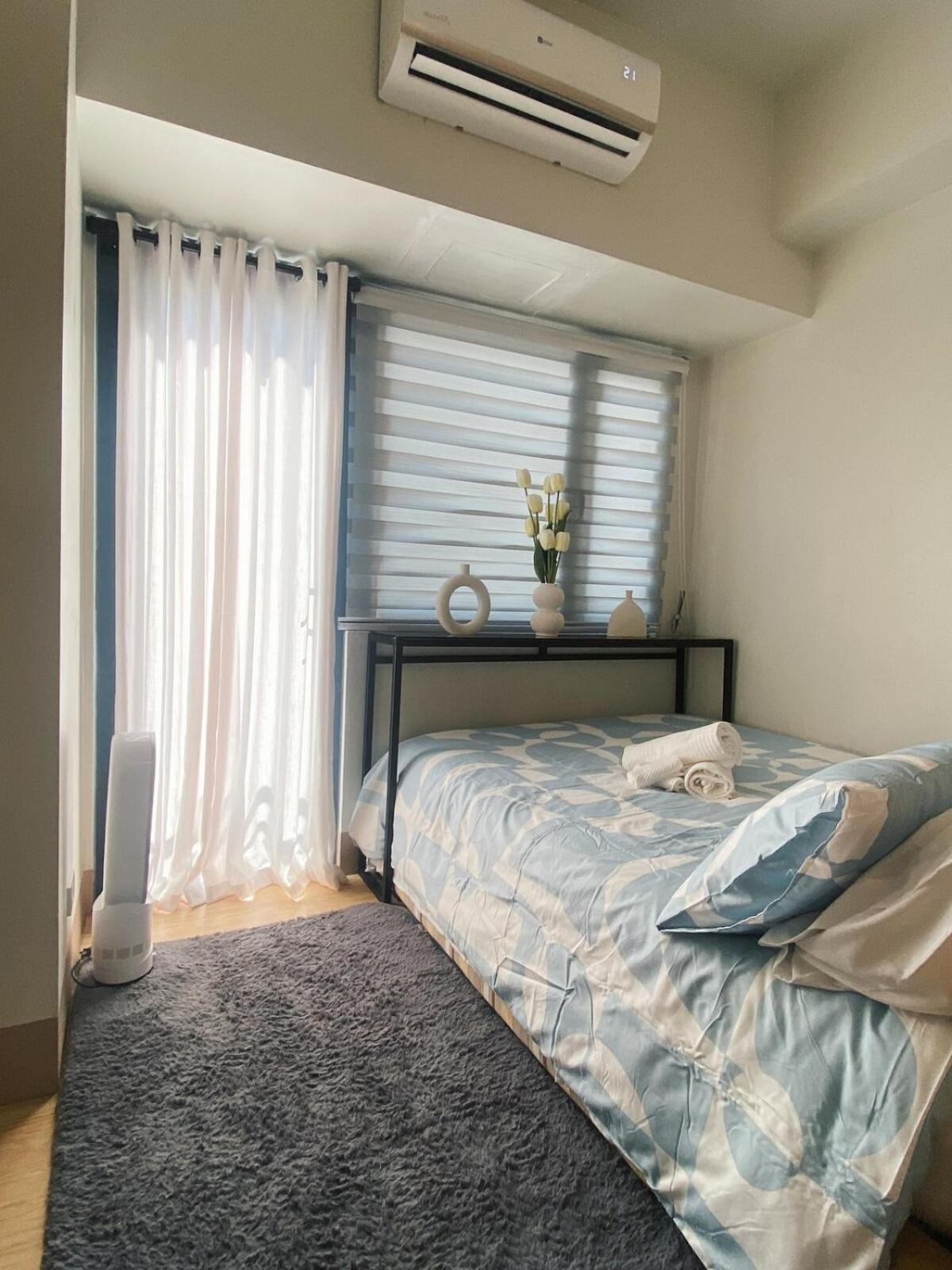 1-br With Balcony In Shore 3 Residences, Pasay Manila