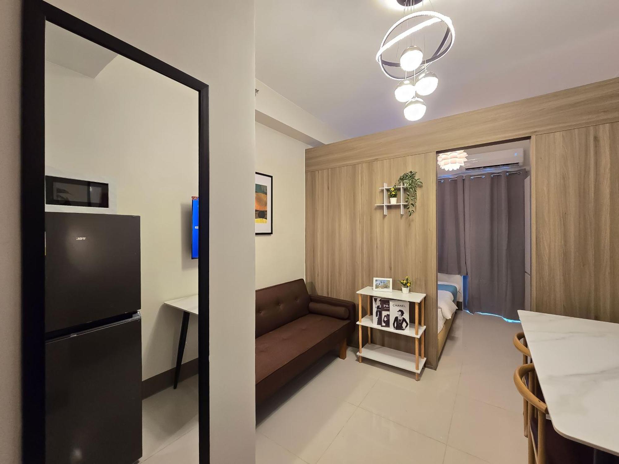 Apartment 1br Unit Condotel W Balcony Fame Residences #fm10 Manila