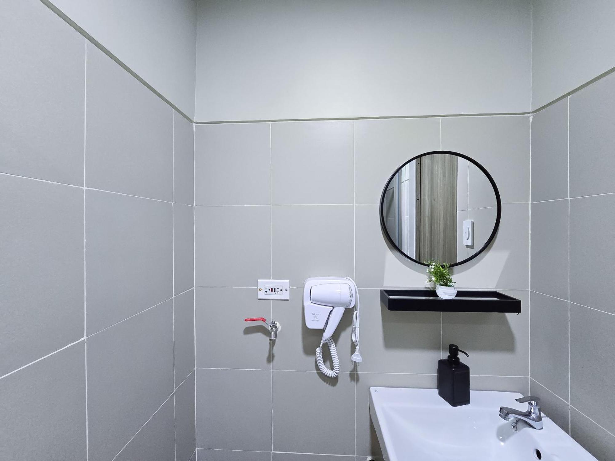 1br Unit Condotel W Balcony Fame Residences #fm10 Apartment