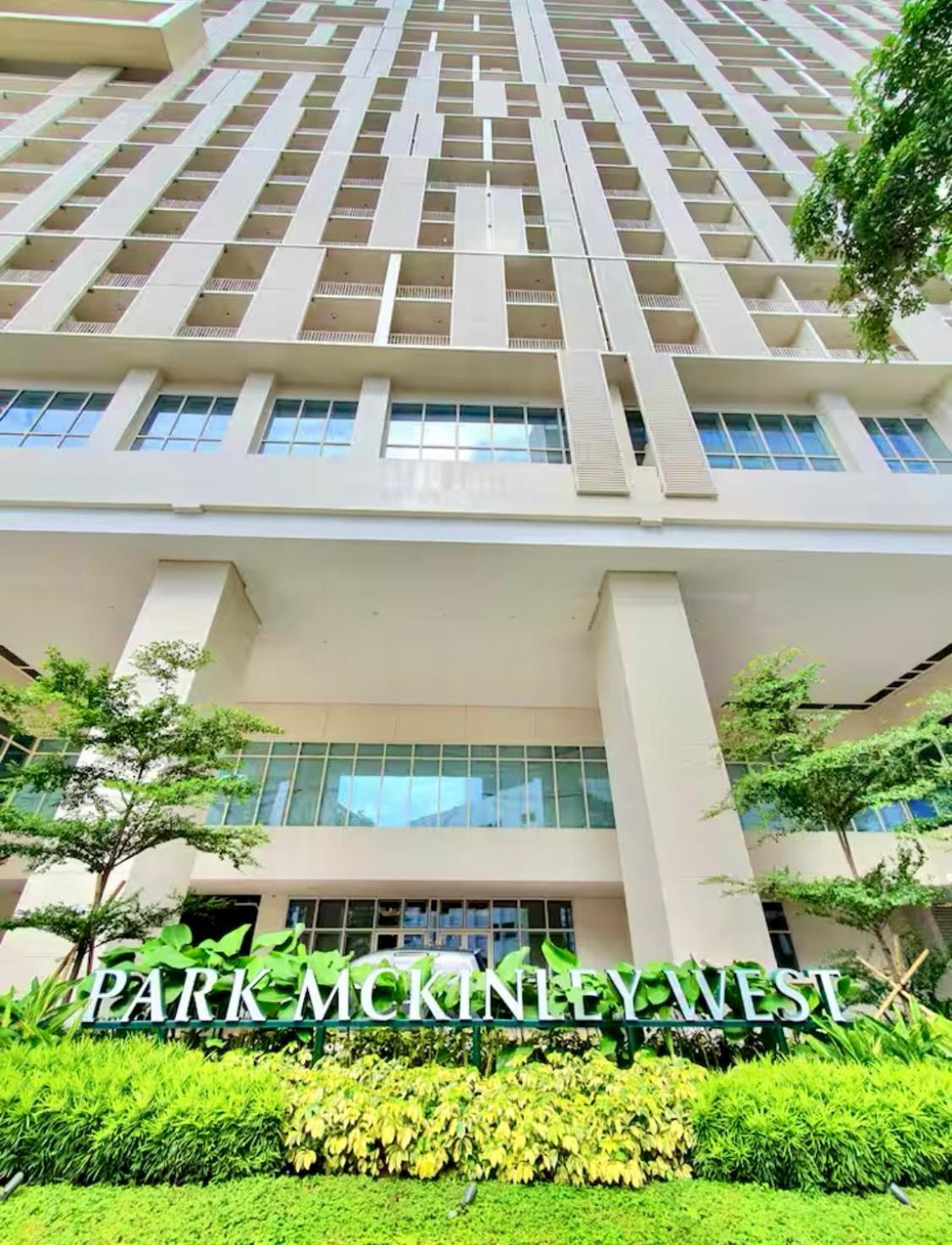 Park Mckinley West In Bgc Taguig Aparthotel