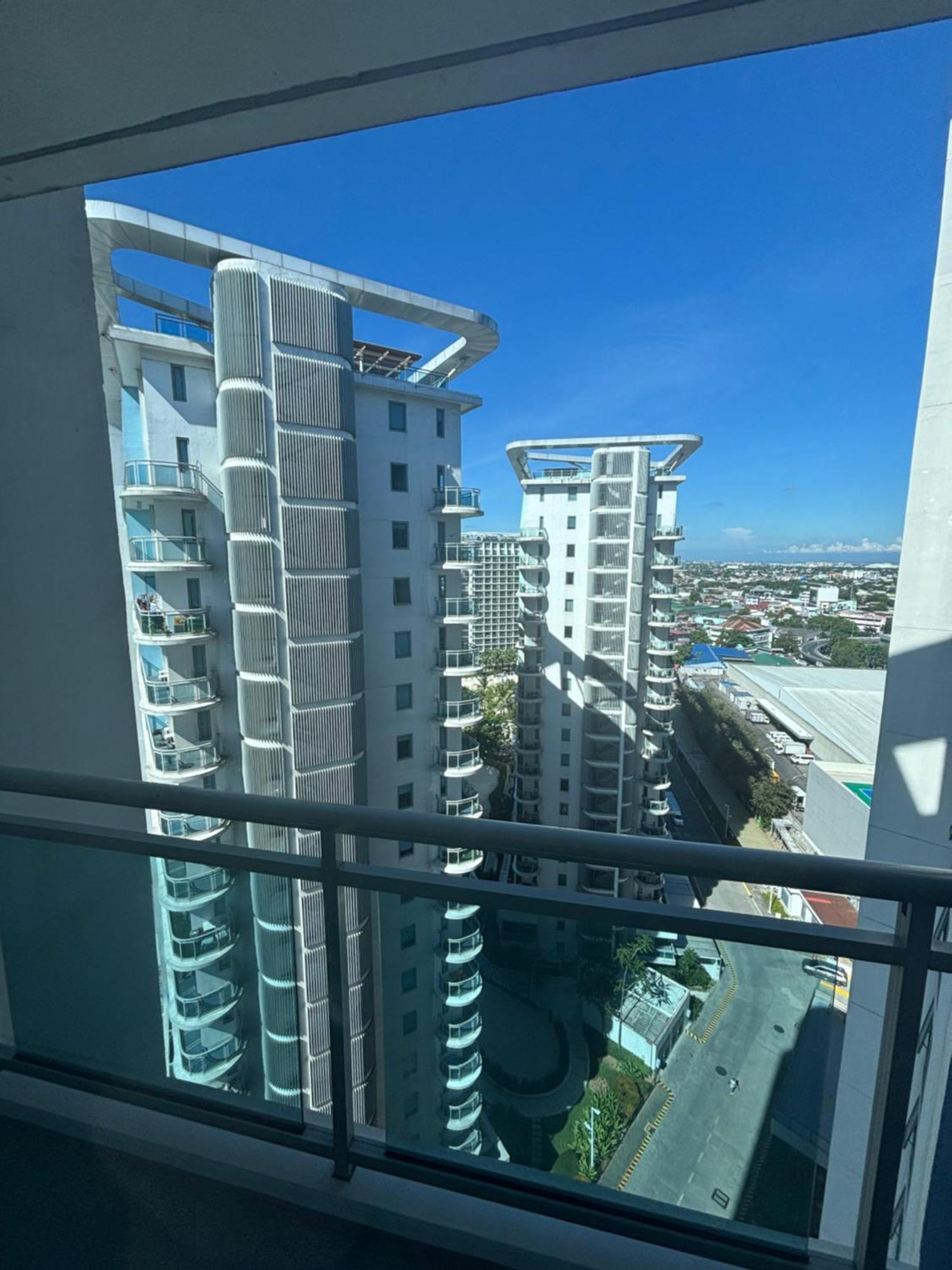 The At Azure South - Bahamas Aparthotel Paranaque City