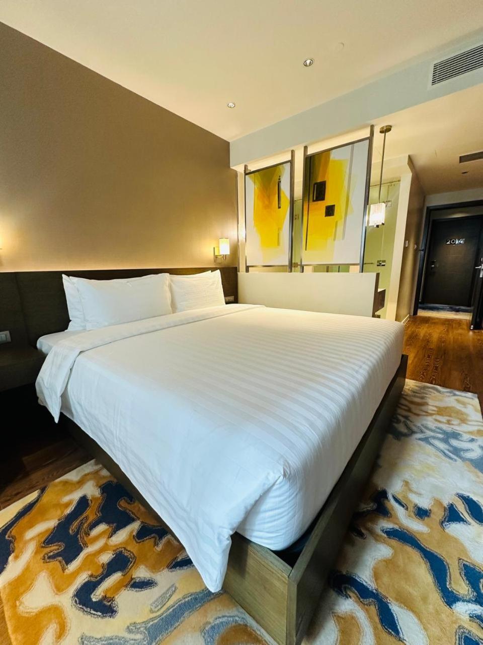 Acqua Private Residences By Casa De Masaken Manila