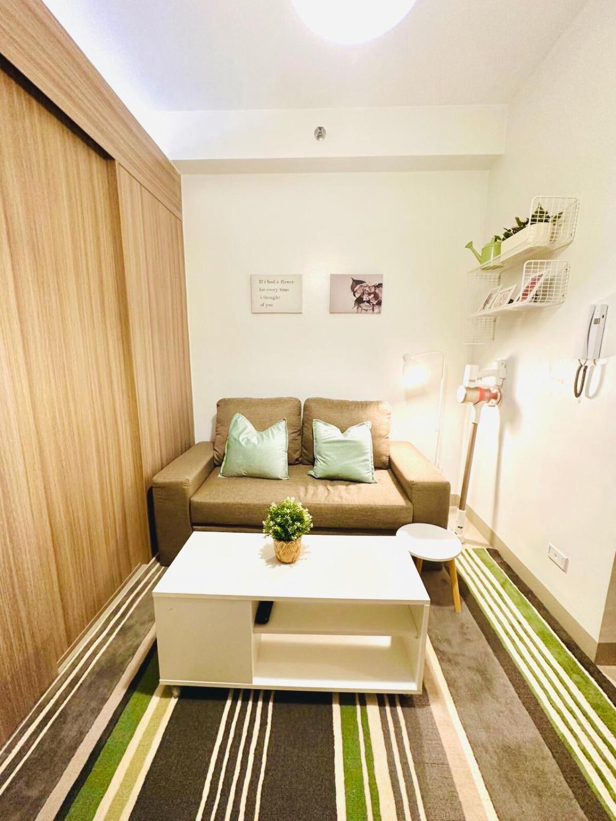 Cb 1162 House *