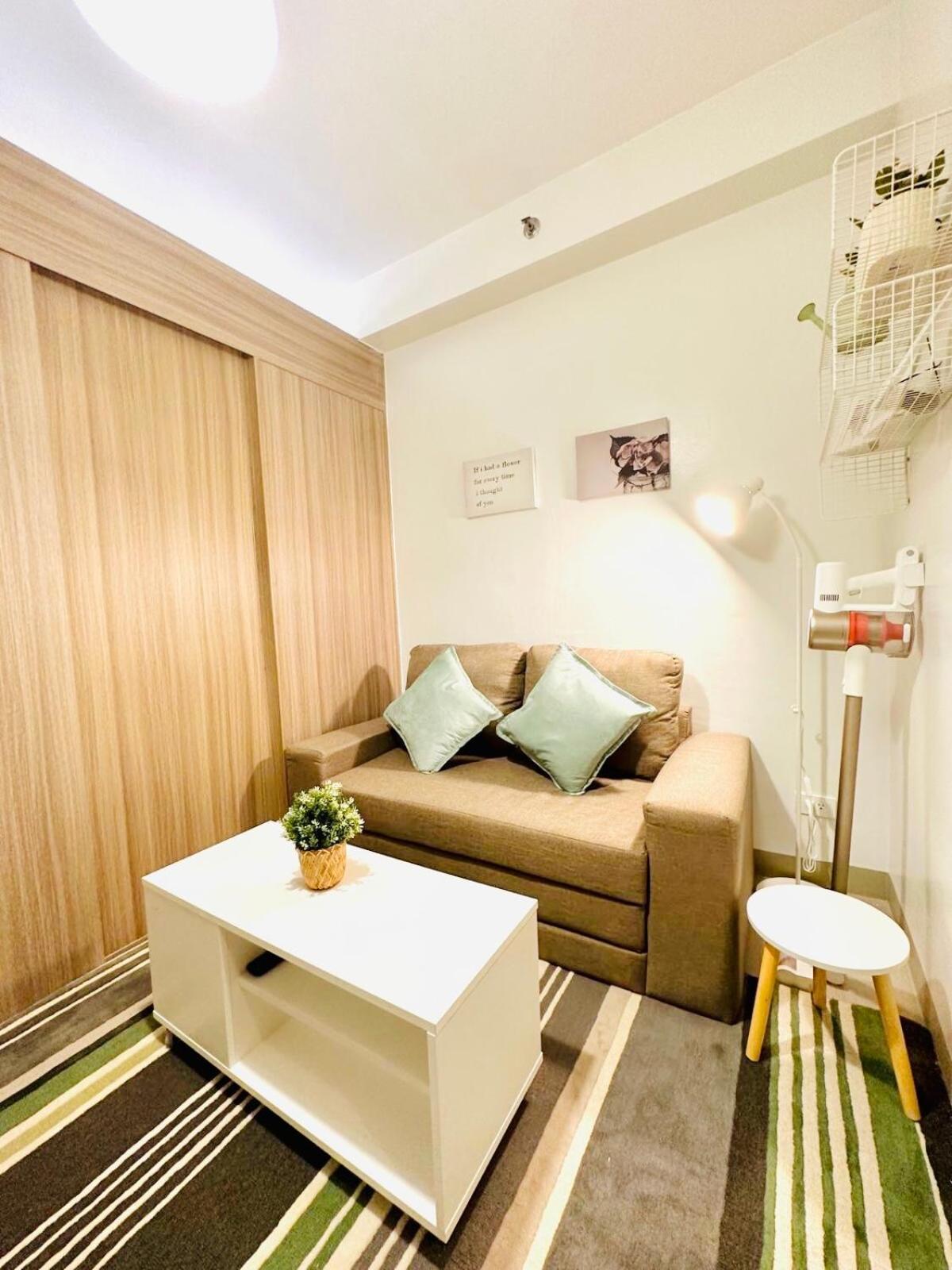 Cb 1162 House *