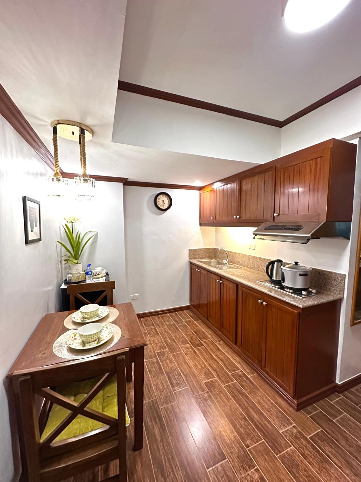 Isabelle Garden Paranaque Aparthotel *
