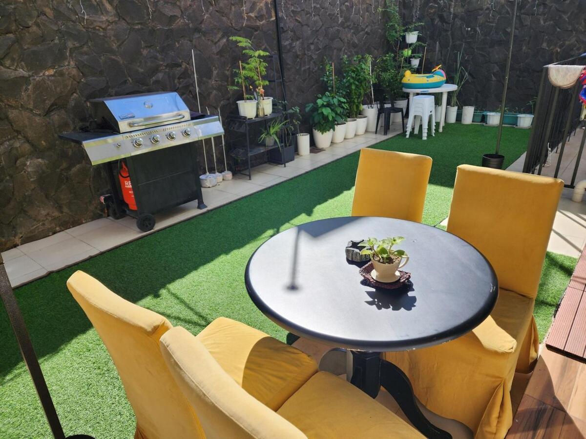 Family With Private Pool Holiday home Manila