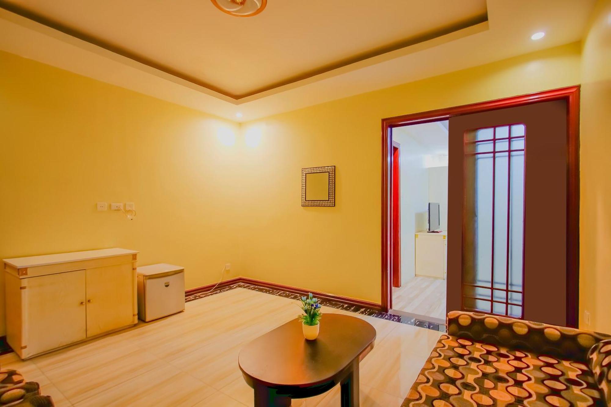Hotel Crown Palace 3*