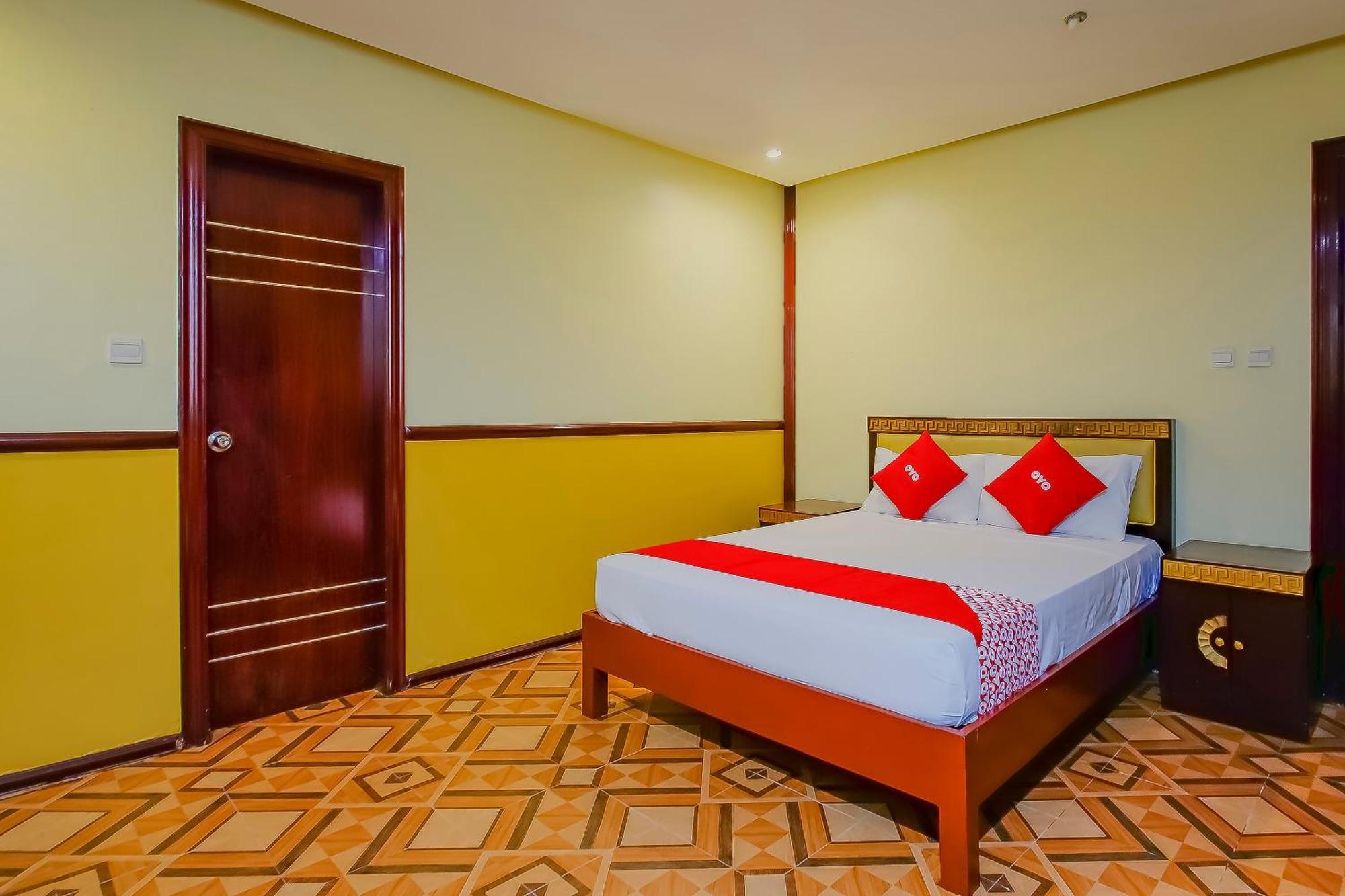Crown Palace Hotel 3*