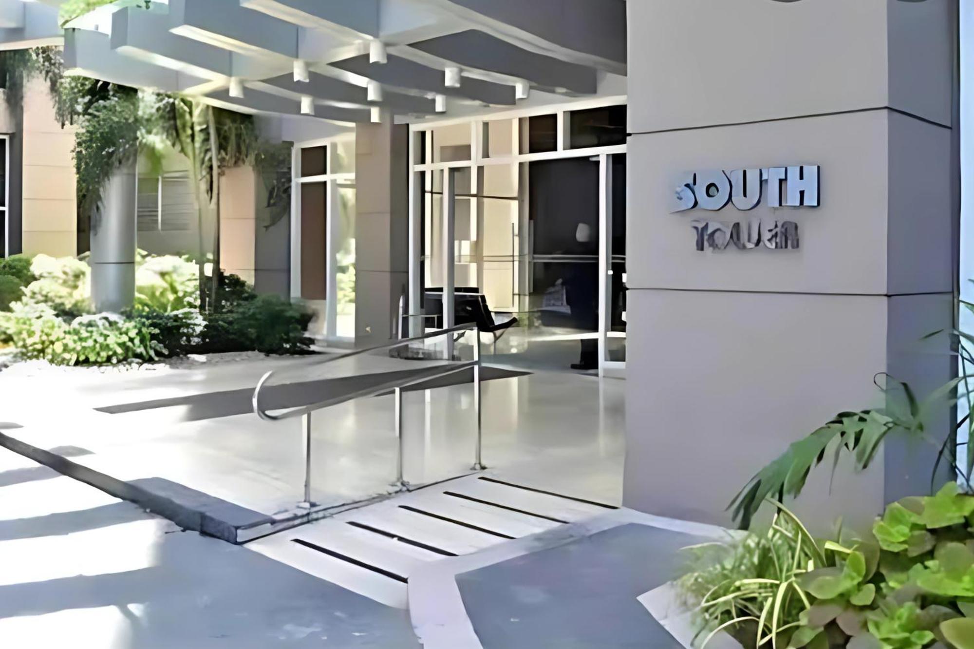 Cozy And Spacious At Soma Bgc Near Sm Aura And Bonifacio High Street