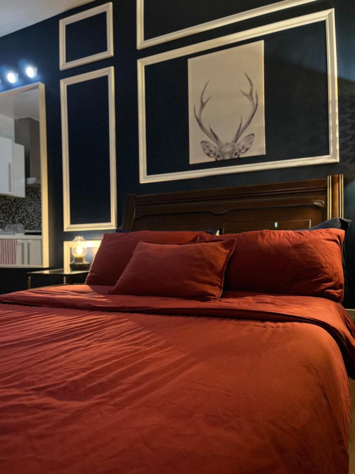 Newly Spacious Unit In Poblacion Makati W Full Stunning View, Wifi, Sauna, Gym, Swimming Pool And Game Room! Apartment Manila