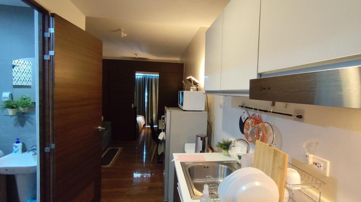 Apartment Air Tower B Rm 445 Elegant And Cosy Makati Condoxd