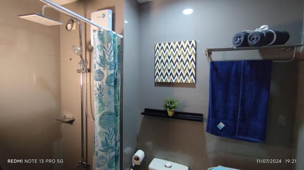 Apartment Air Tower B Rm 445 Elegant And Cosy Makati Condoxd *