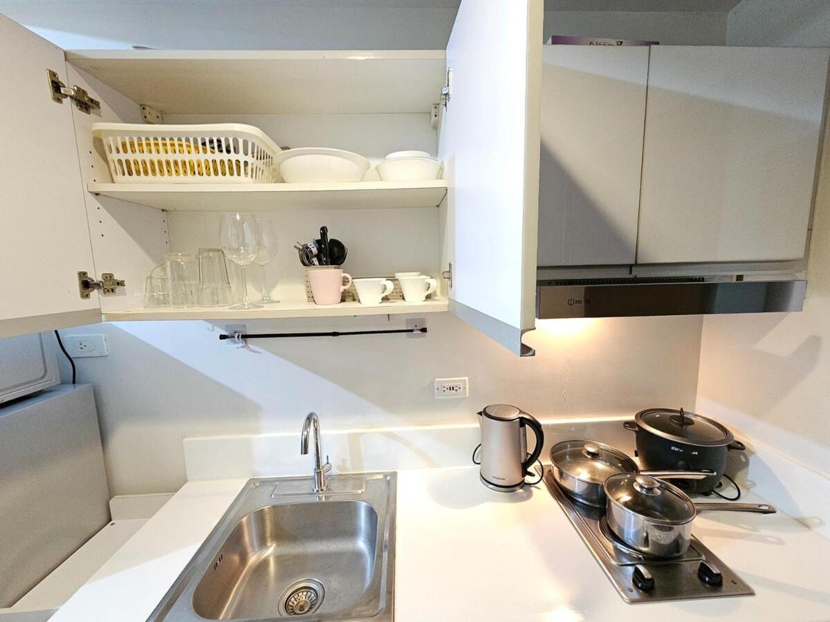 Apartment Air Tower B Rm 445 Elegant And Cosy Makati Condoxd