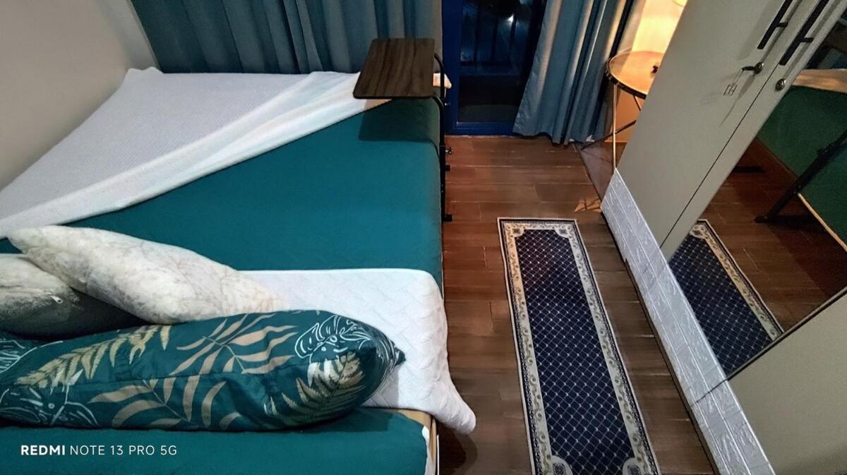 Apartment Air Tower B Rm 445 Elegant And Cosy Makati Condoxd *