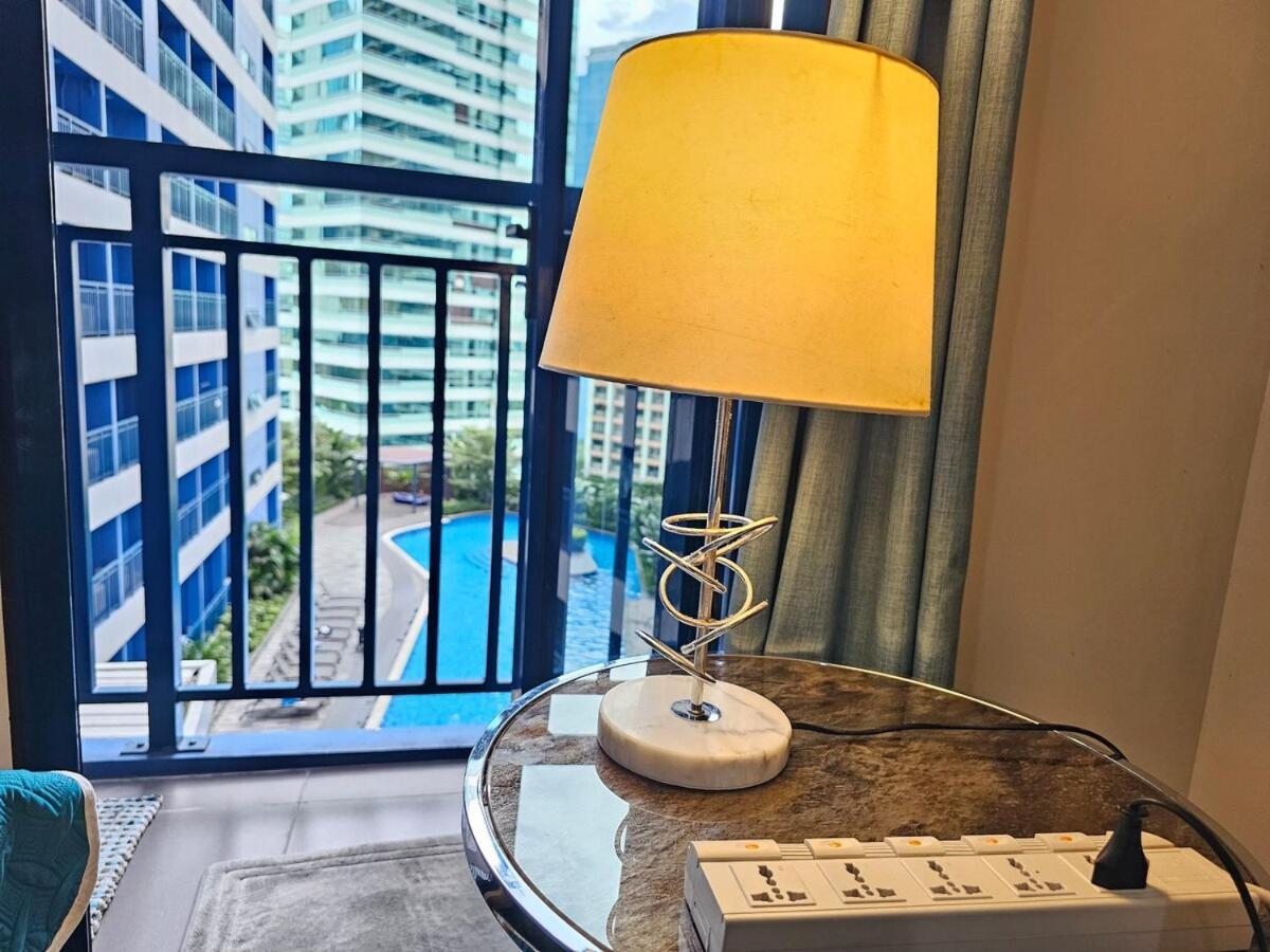 Air Tower B Rm 445 Elegant And Cosy Makati Condoxd * Manila