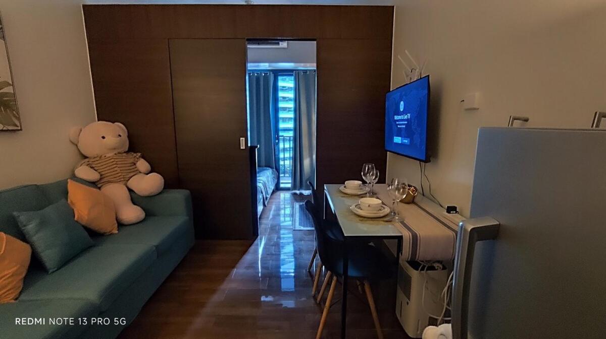 Apartment Air Tower B Rm 445 Elegant And Cosy Makati Condoxd *