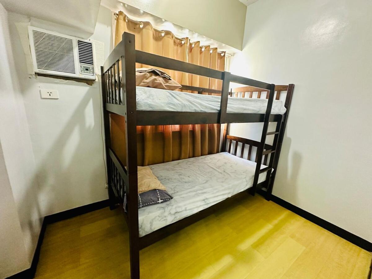 Unit For Big Groups With Videoke Apartment Manila
