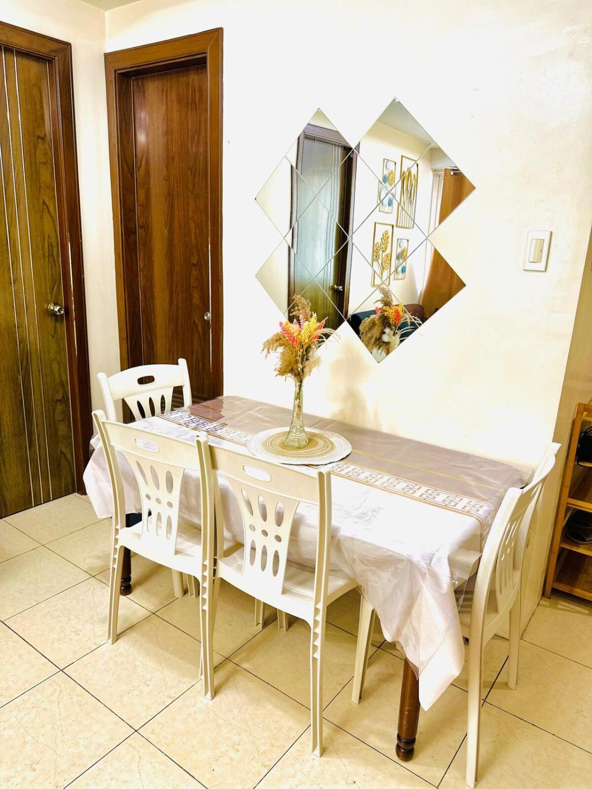 Apartment Unit For Big Groups With Videoke Manila