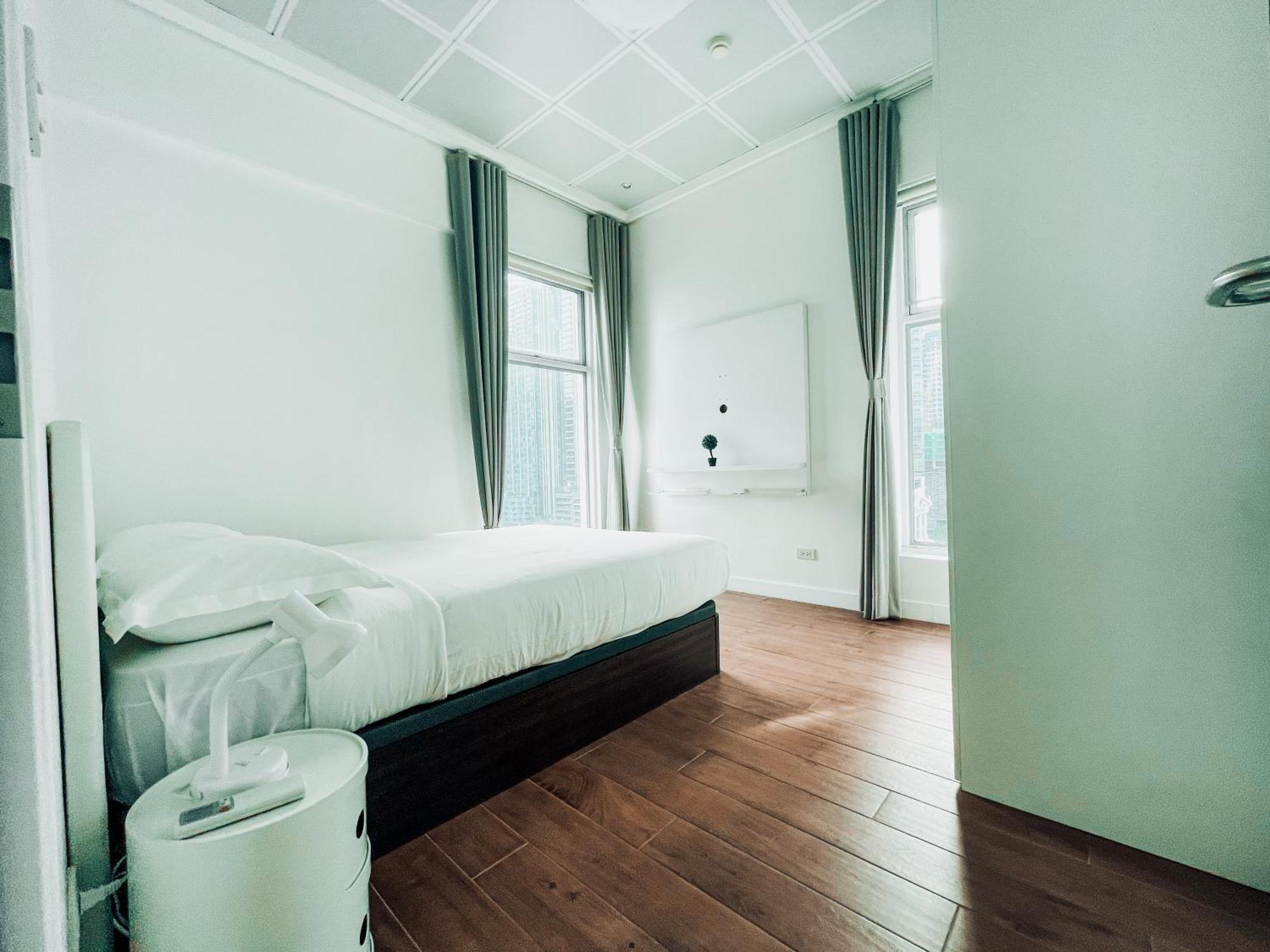 Aparthotel Full-serviced Residential In Uptown, Bgc Manila