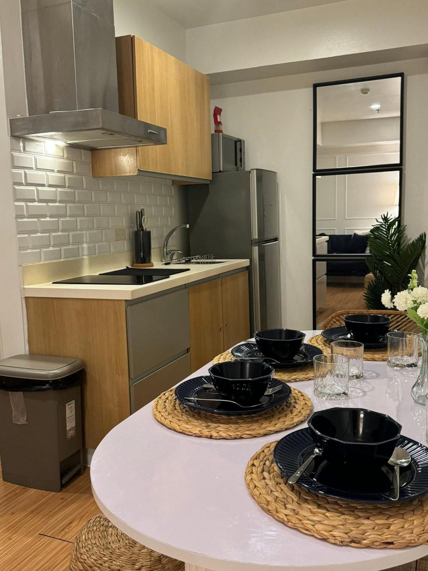 Jawen's Place - Azure Staycation Apartment