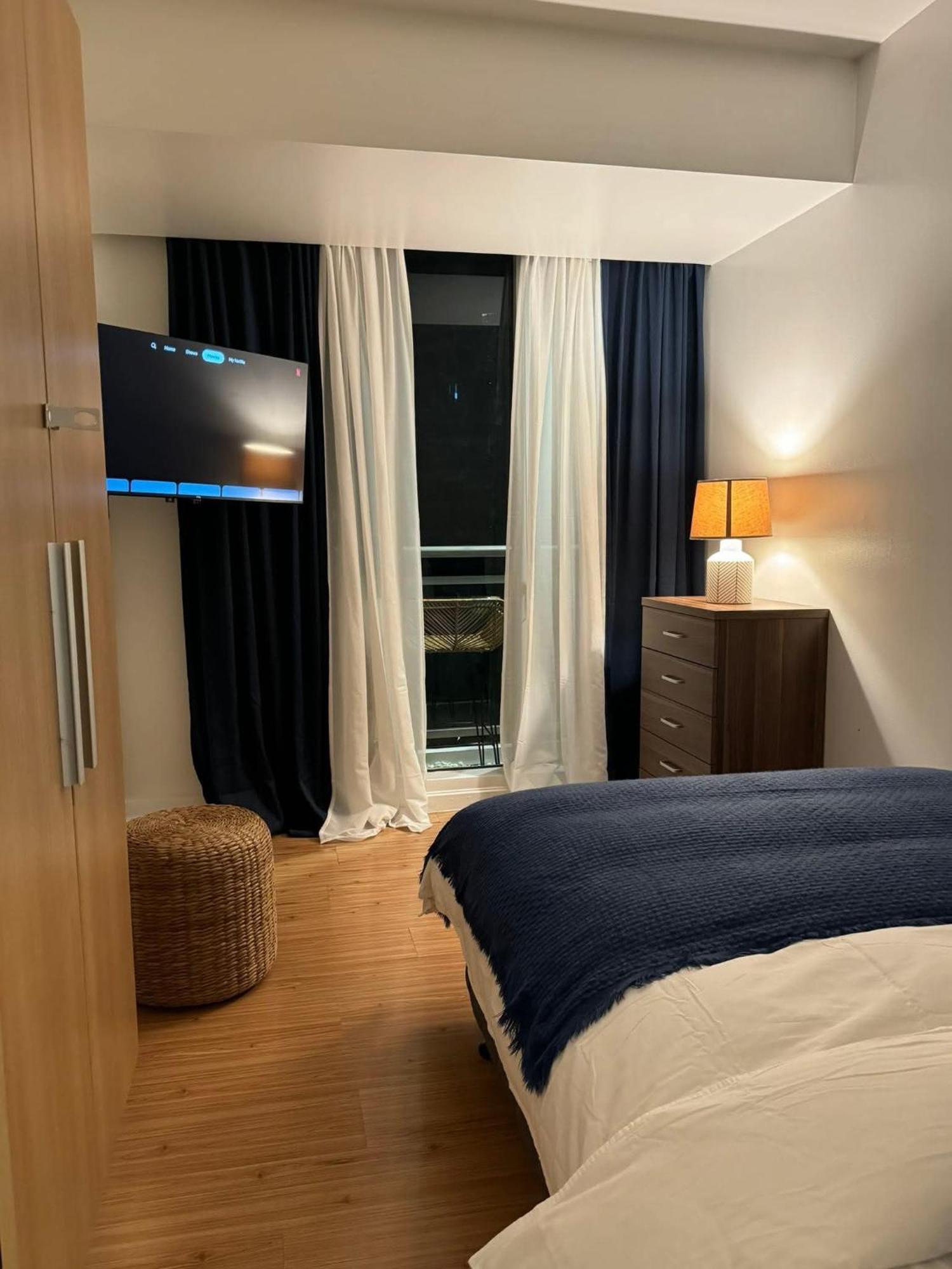 Jawen's Place - Azure Staycation Apartment
