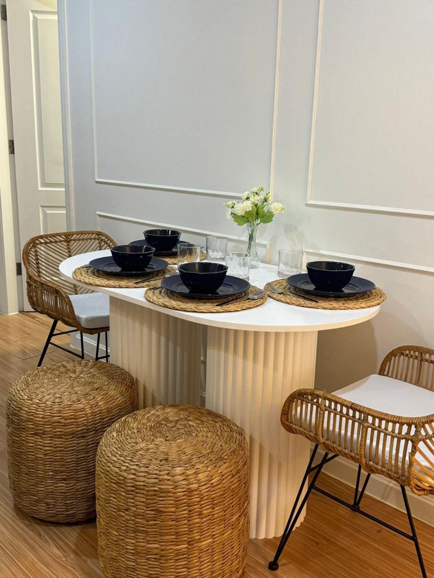 Jawen's Place - Azure Staycation Apartment Manila