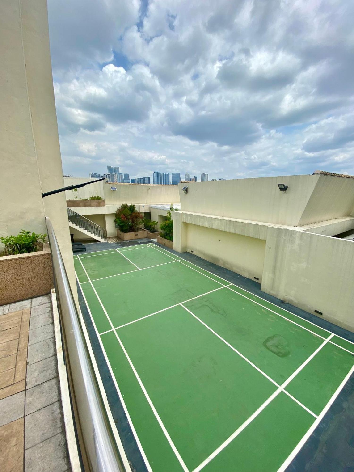 Jl Staycation Near Venice Grand Canal Mall *