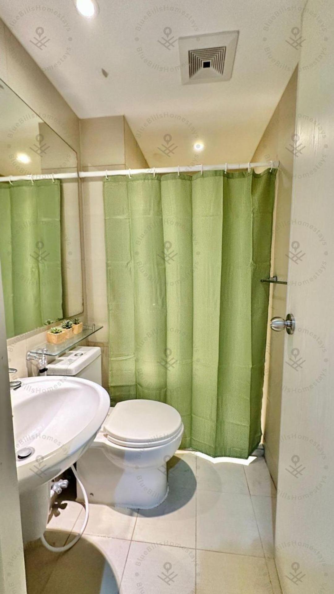 2br Azure Netflix, Karaoke & Board Games Manila