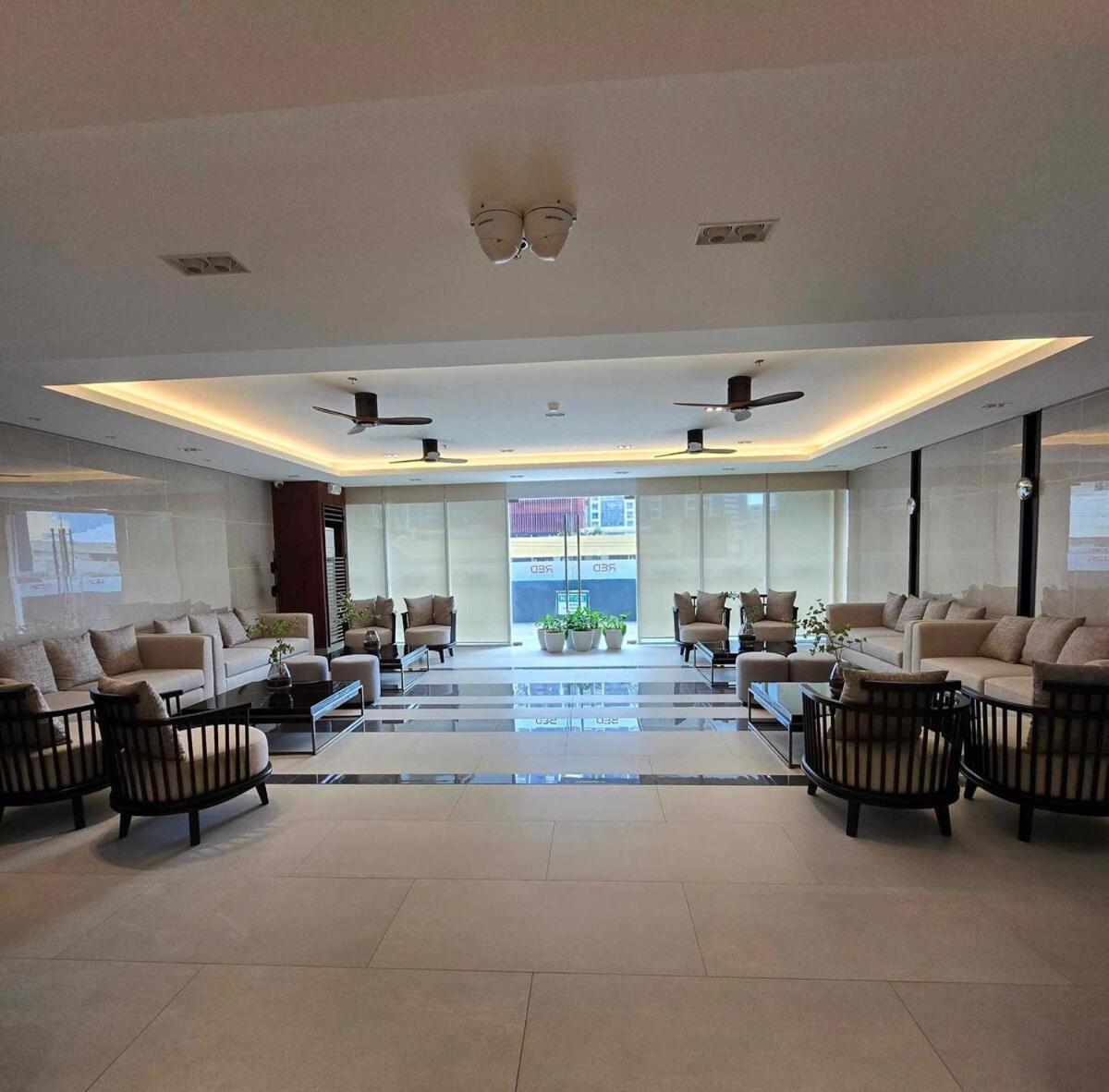 Smdc Red Residences Makati W Own Parking Slot Apartment *
