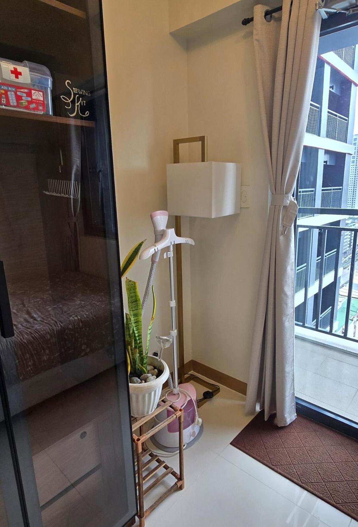Smdc Red Residences Makati W Own Parking Slot Apartment