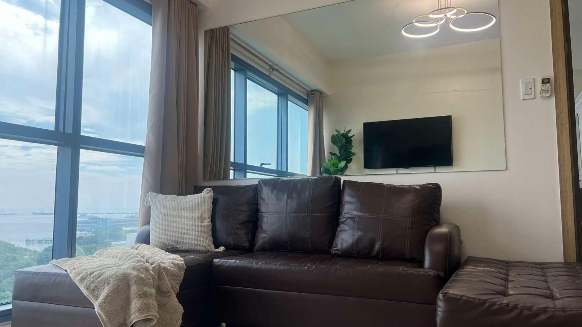 Aparthotel 2br Grand Riviera By Mrsayla Manila
