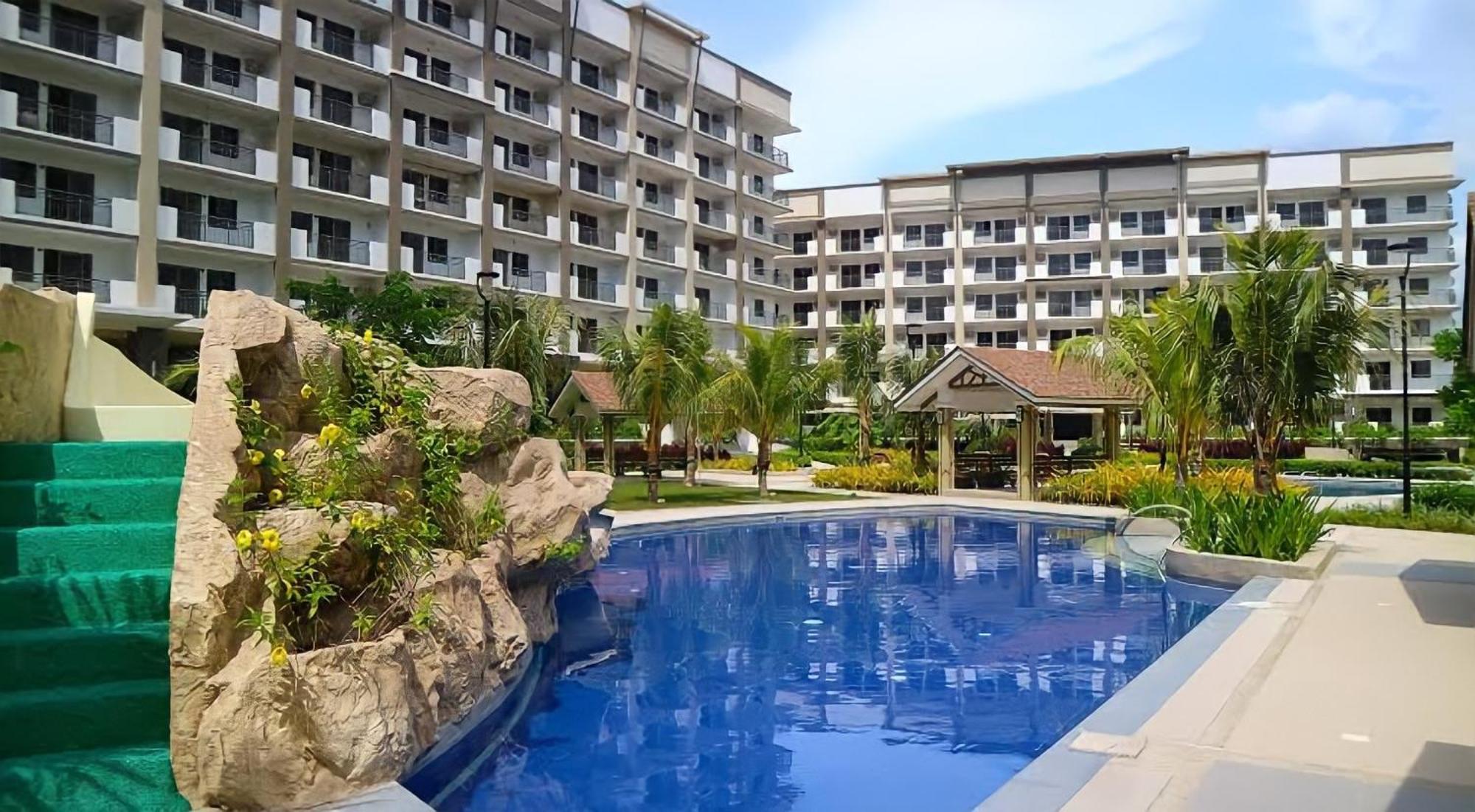 Apartment Stylish & Spacious Place Near Bgc Fast Wi-fi
